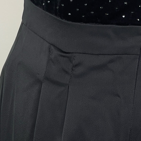 Liv Foster Velvet Jumpsuit, 4 - Picture 6 of 16